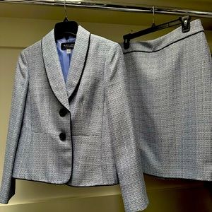 Black Label Skirt Suit Size 4 NWT